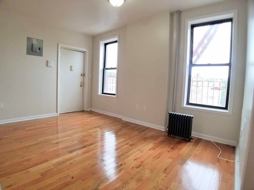 1st image of 754 Park Pl APT 4
