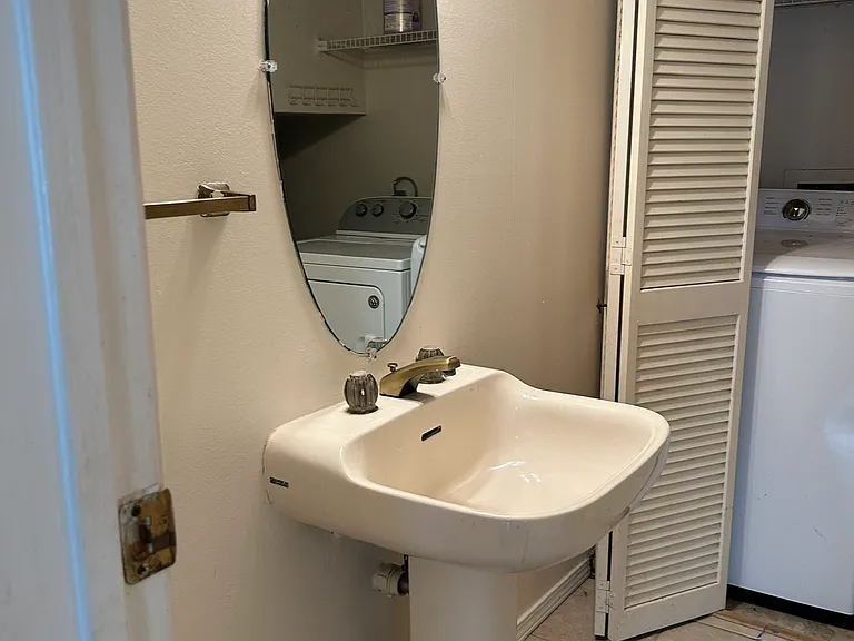 921 Marine Dr #309 — Photo 6