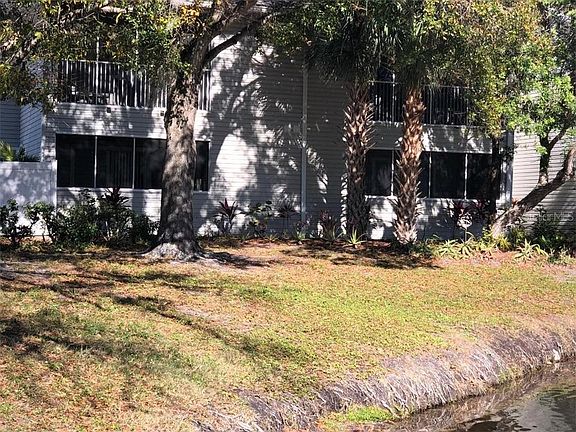 5th image of 8350 Savannah Trace Cir APT 206