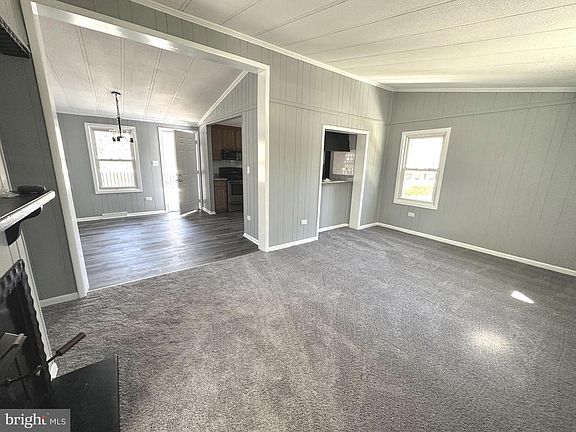 3rd image of 7234 Race Rd