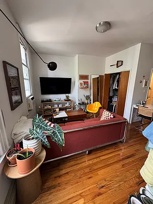 Rented by LDMI Realty Group LLC | media 13