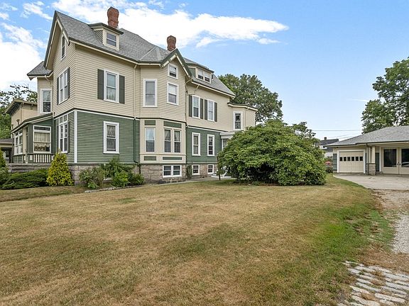 306 French St Fall River Ma 02720 Mls 72714741 Zillow