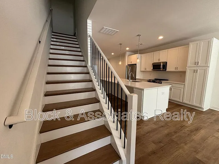 5710 Parker Pines Ct — Photo 4