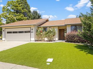 904 NW Carol Dr, Grants Pass, OR