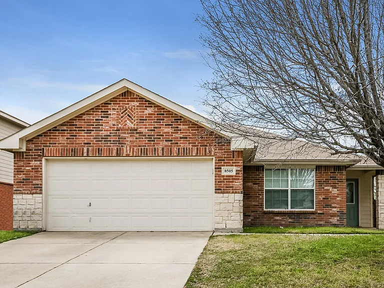 8505 Shallow Creek Dr — Photo 1