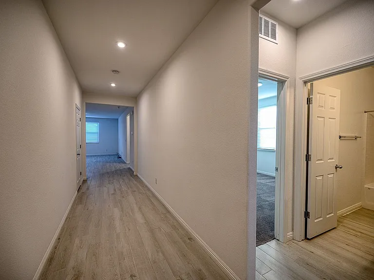 5635 S Larimer St — Photo 3