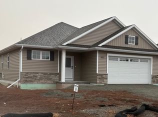 1427 Divinity Dr, De Pere, WI 54115