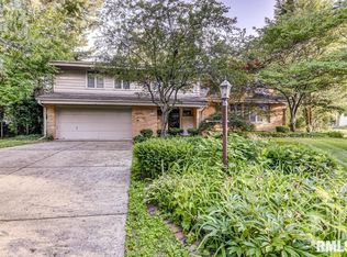 12 Wildwood Rd, Leland Grove, IL 62704