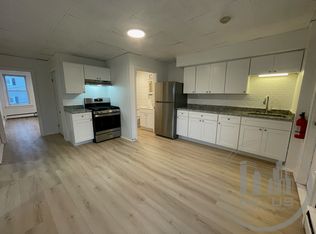 44 Bennett St Lowr Level 2b/1b Petsok Laundry Prkg, Woonsocket, RI 02895