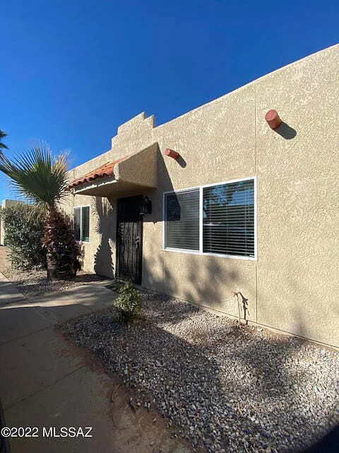 3525 E Flower St — Photo 1