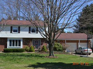 763 Tanglewood Rd, Hermitage, PA 16148
