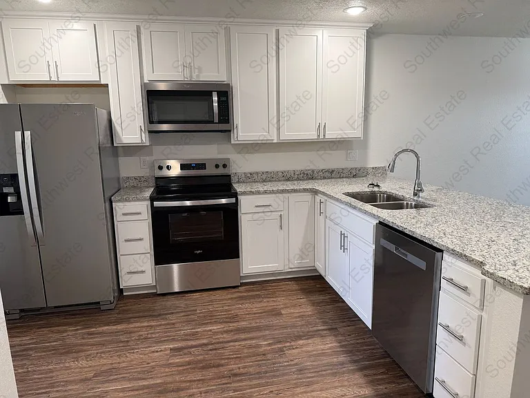 2117 Bobwhite Ct. — Photo 2