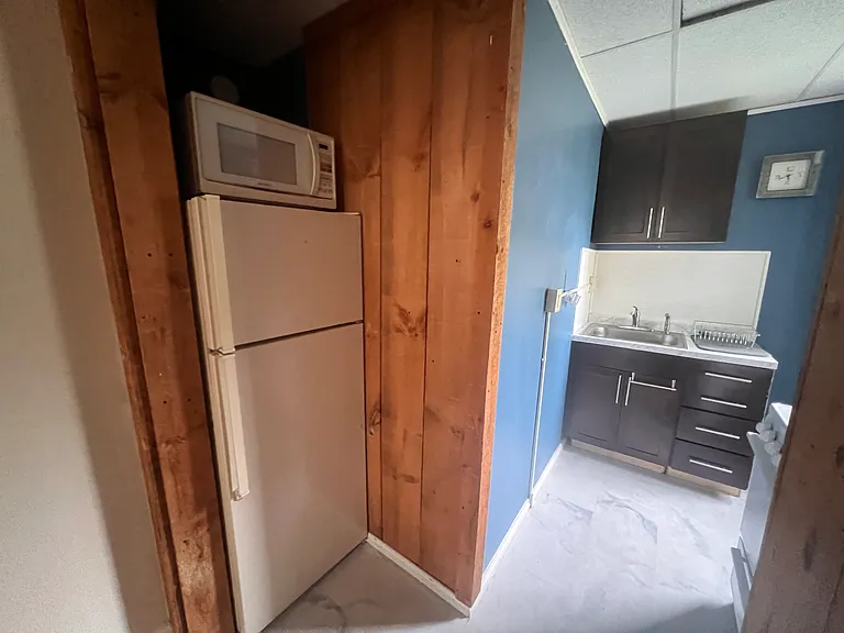 12 Railroad St #1 — Photo 6