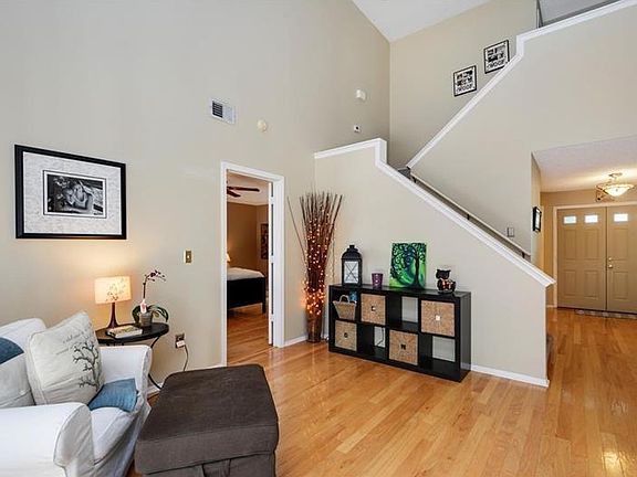 3rd image of 1355 Lake Rogers Cir