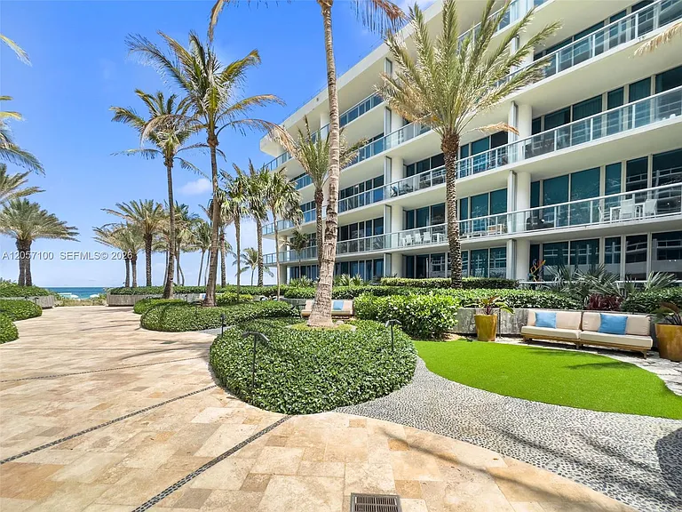 6799 Collins Ave #1103 — Photo 42