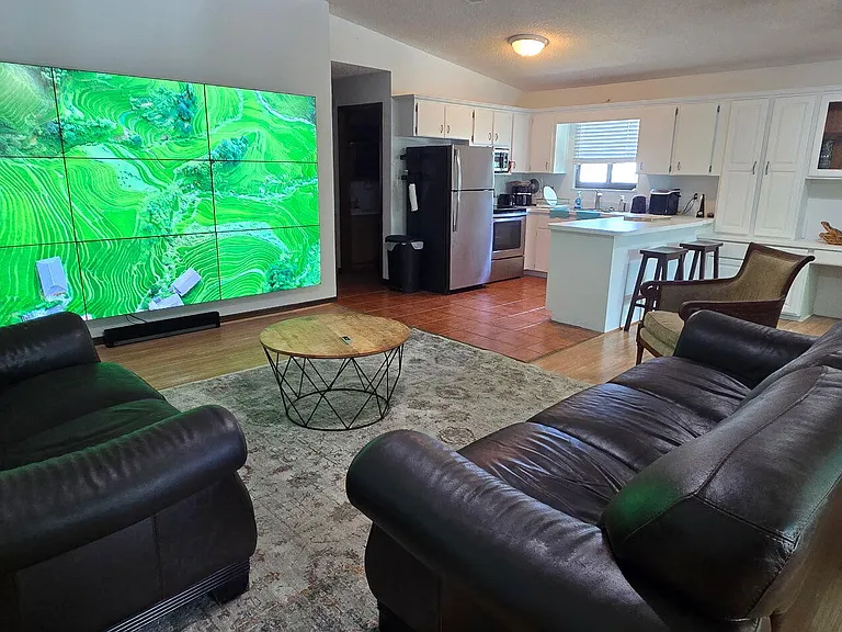 410 Coconut Dr — Photo 3