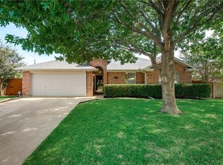 200 Briarglen Dr, Cedar Hill, TX 75104