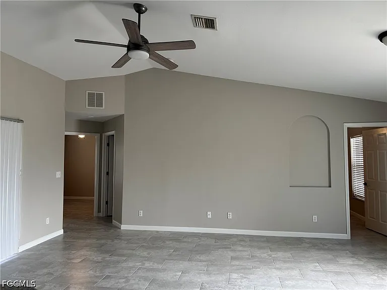 3716 SW 15th Pl — Photo 10