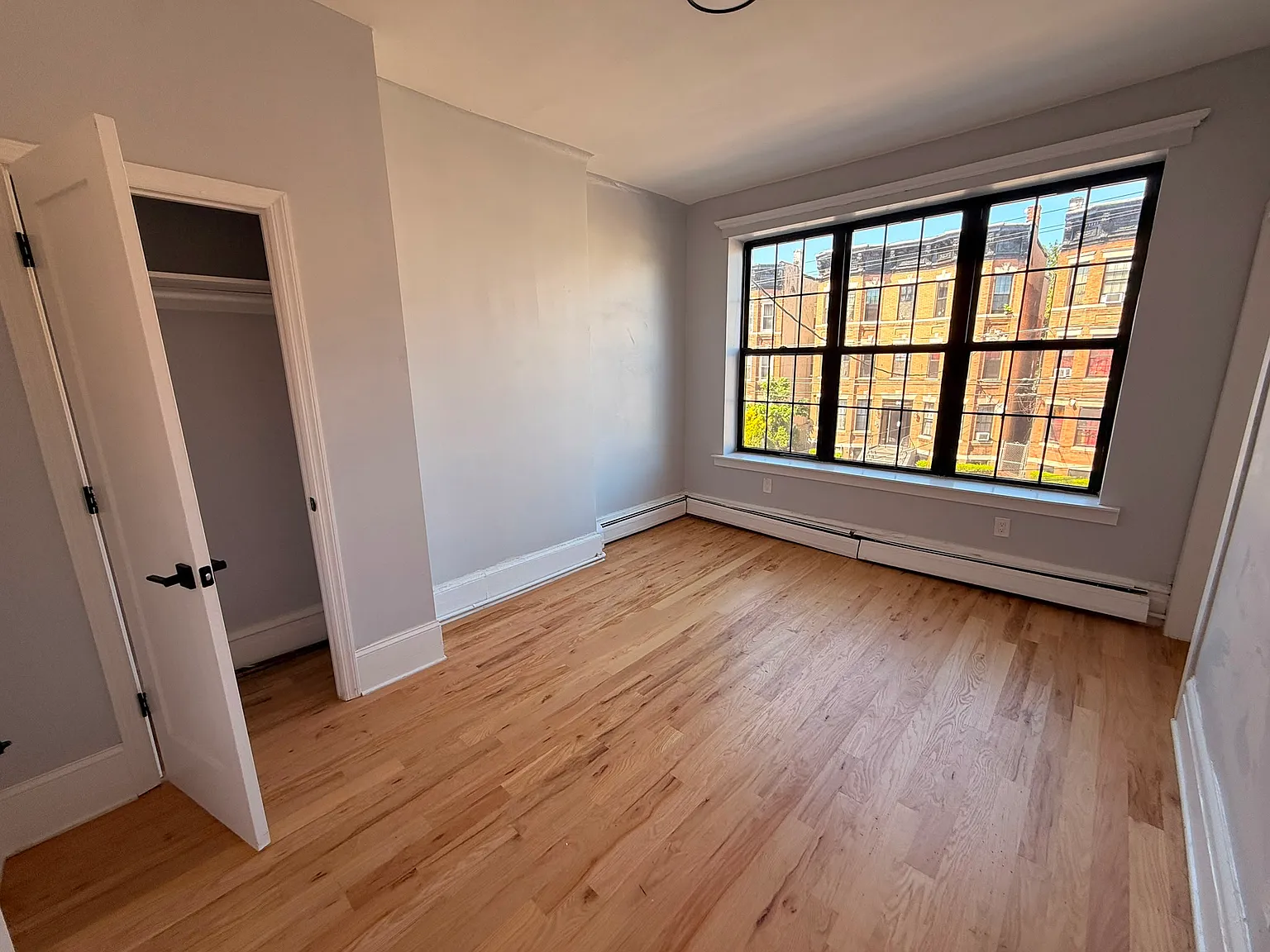 81 Bostwick Ave — Photo 3