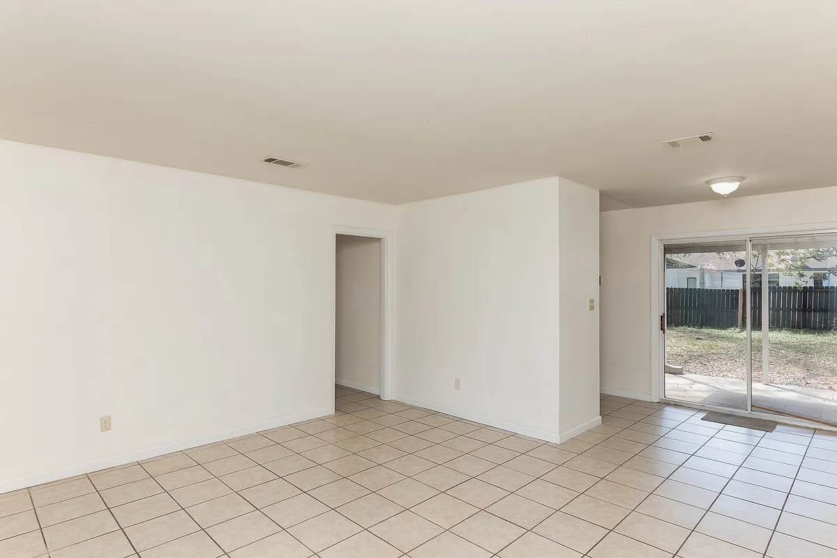 Building Photo - 4513 Guerlain Way