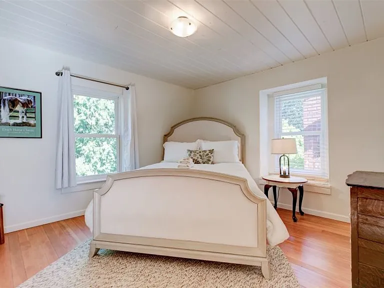 20600 NW Kings Grade Rd — Photo 14