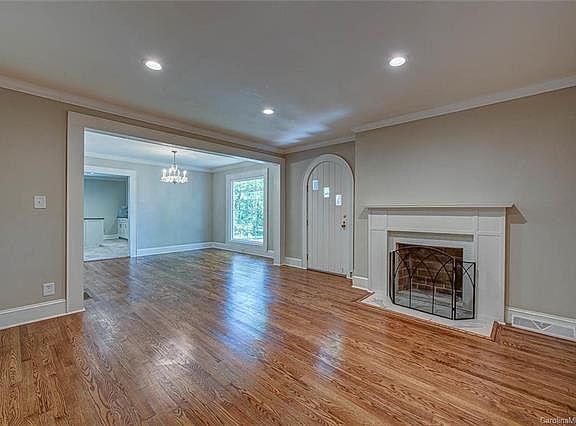 4th image of 219 W Glendale Ave