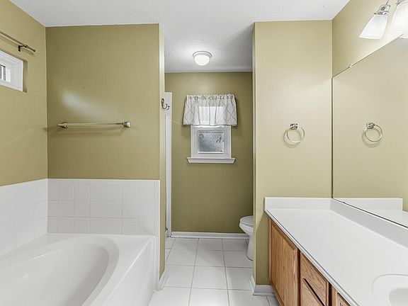 5th image of 511 Springwood Dr