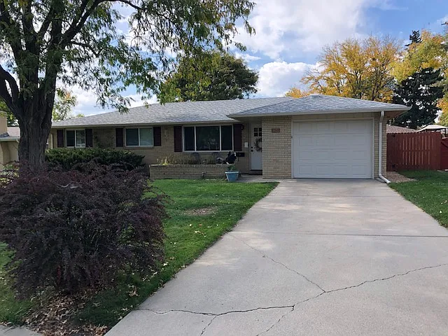 1421 Tulip St — Photo 4