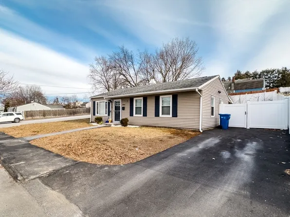 76 Amherst St, Lawrence, MA 01843