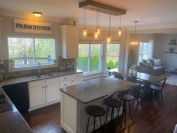 3rd image of 609 Knollshire Way