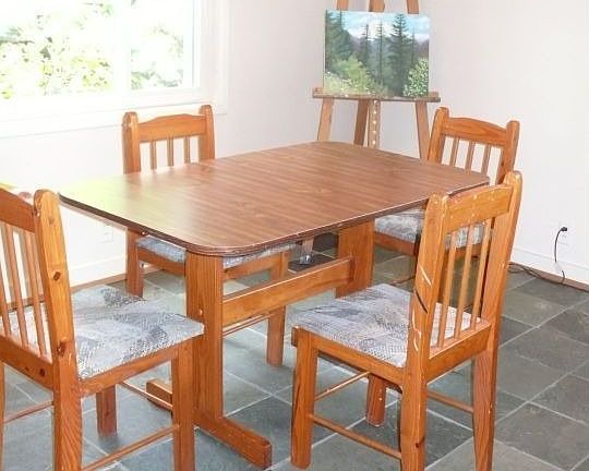 Dining room with Slate Tile