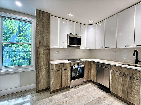 3rd image of 737 6th Ave APT 2R