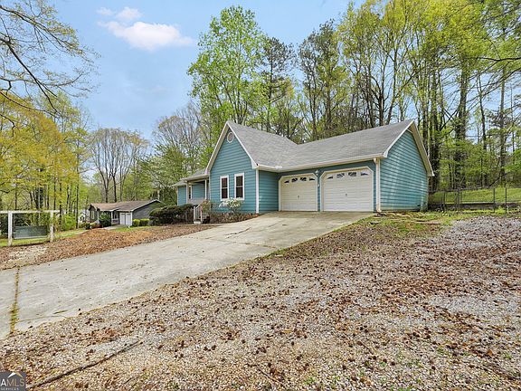3rd image of 135 Spring Valley Way