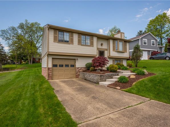 2764 Ravenwood Dr, Bridgeville, PA 15017