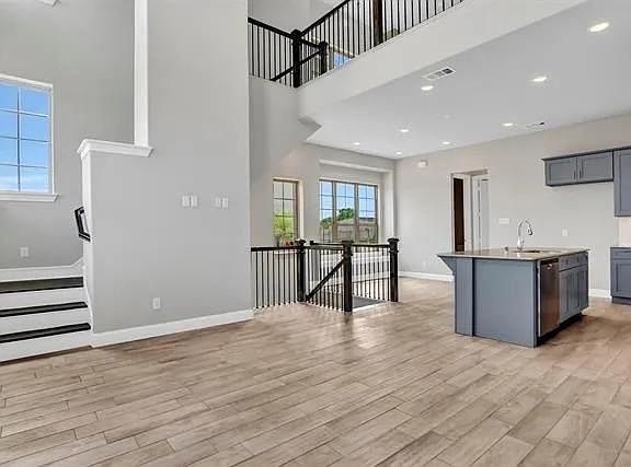 4th image of 4111 Wetstone Ln