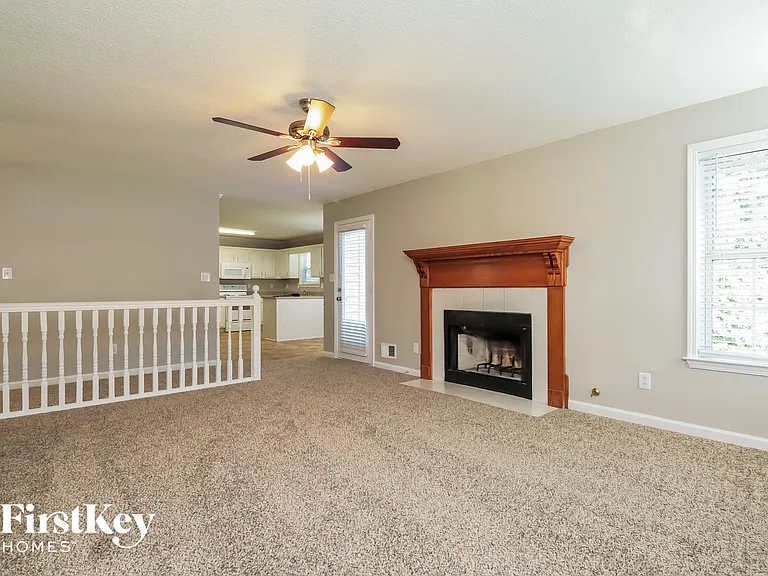 168 Crossing Dr — Photo 6
