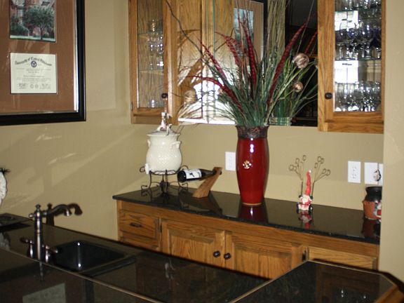 Wet Bar with refrigerator