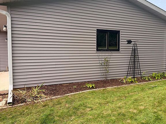3rd image of 336 Forestcliff Cir