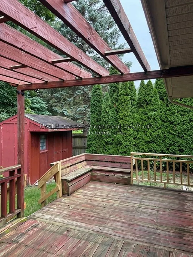 3 bed, 2.0 bath, 1806 sqft, $2,495 — Photo 3