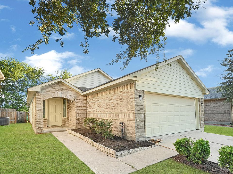 1st image of 1107 Hampton Villa Ln