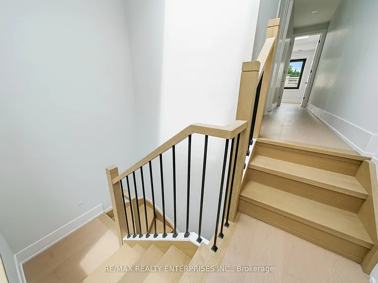 21 Belmont St S #2 — Photo 8