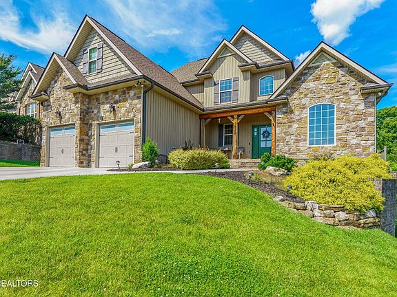 2nd image of 1522 Laurens Glen Ln