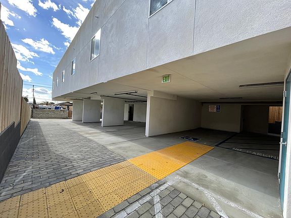 5th image of 2187 Everett Ave #9