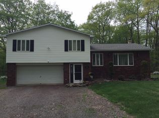 83 Mountain Laurel Dr, Clifford Township, PA 18421