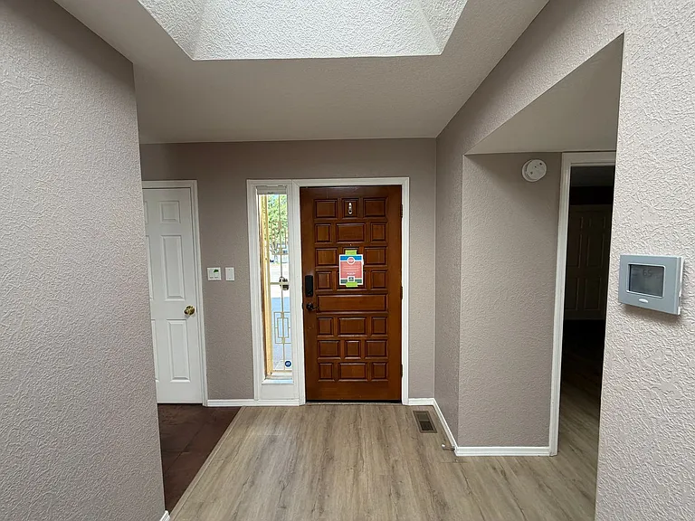 7924 Woodridge Dr NE — Photo 4
