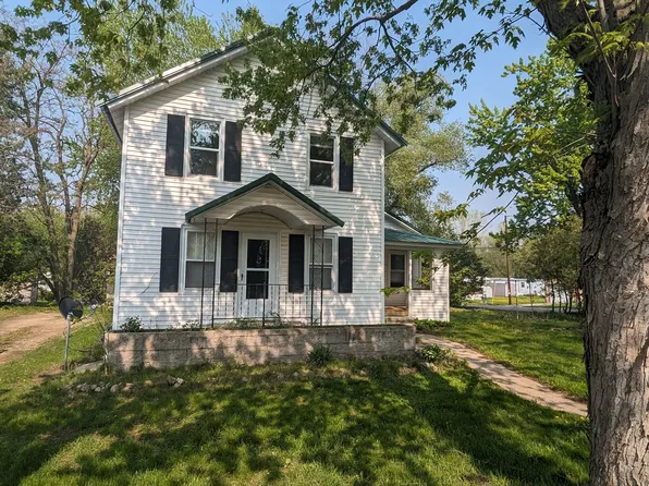 111 Center St, Suring, WI 54174