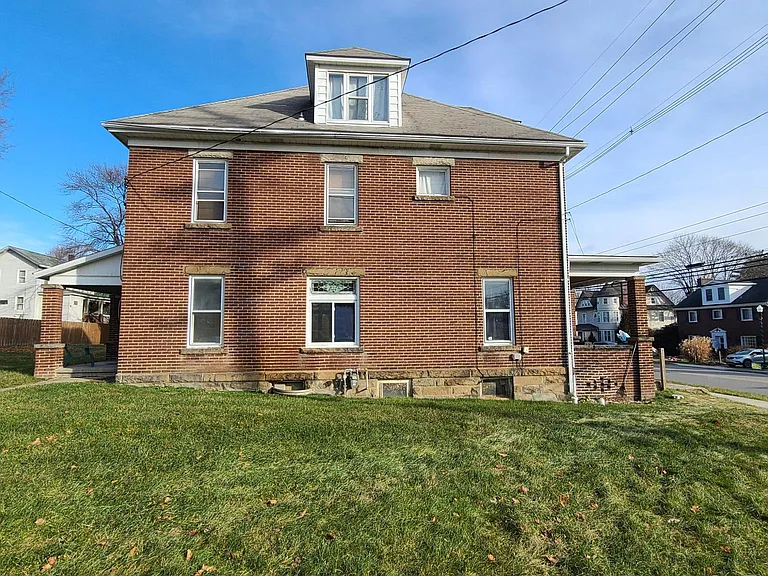114 S Main St #1 — Photo 4