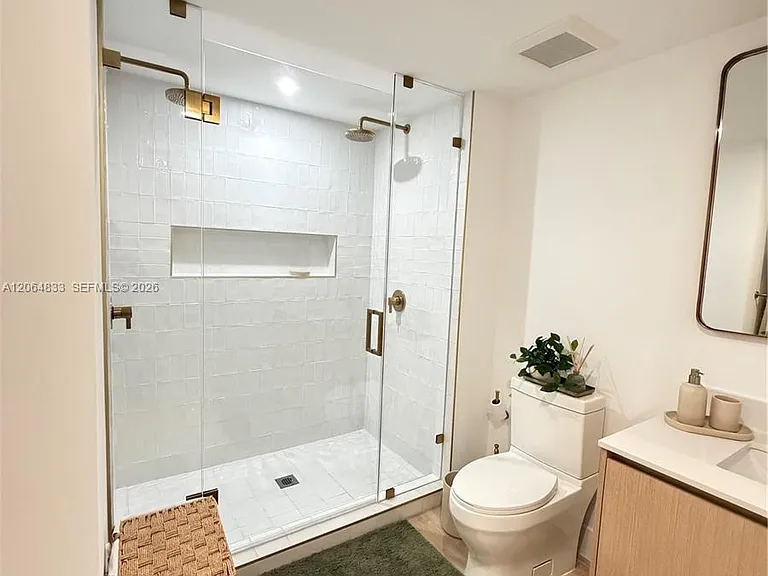 90 NE 32nd St #1012 — Photo 15