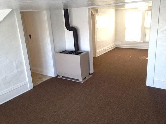 4th image of 216 Hallock St #3