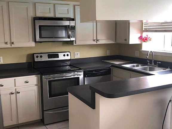 3rd image of 7714 Renwick Dr APT 19